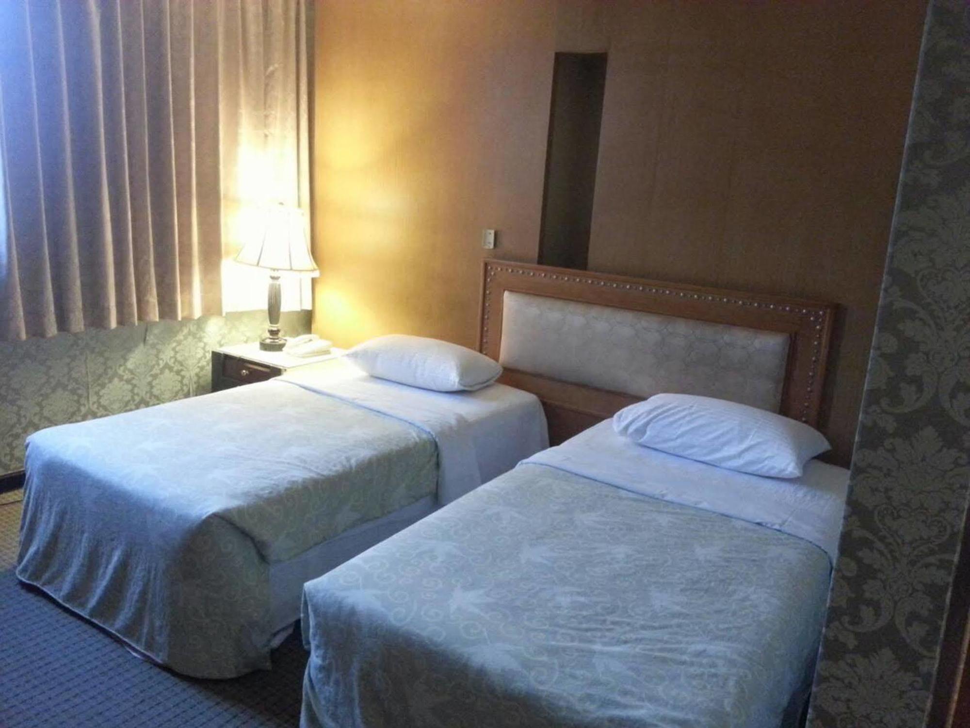Red Hotel Yuanlin Luaran gambar