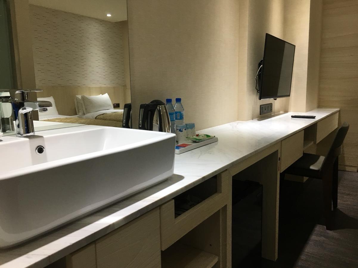 Red Hotel Yuanlin Luaran gambar